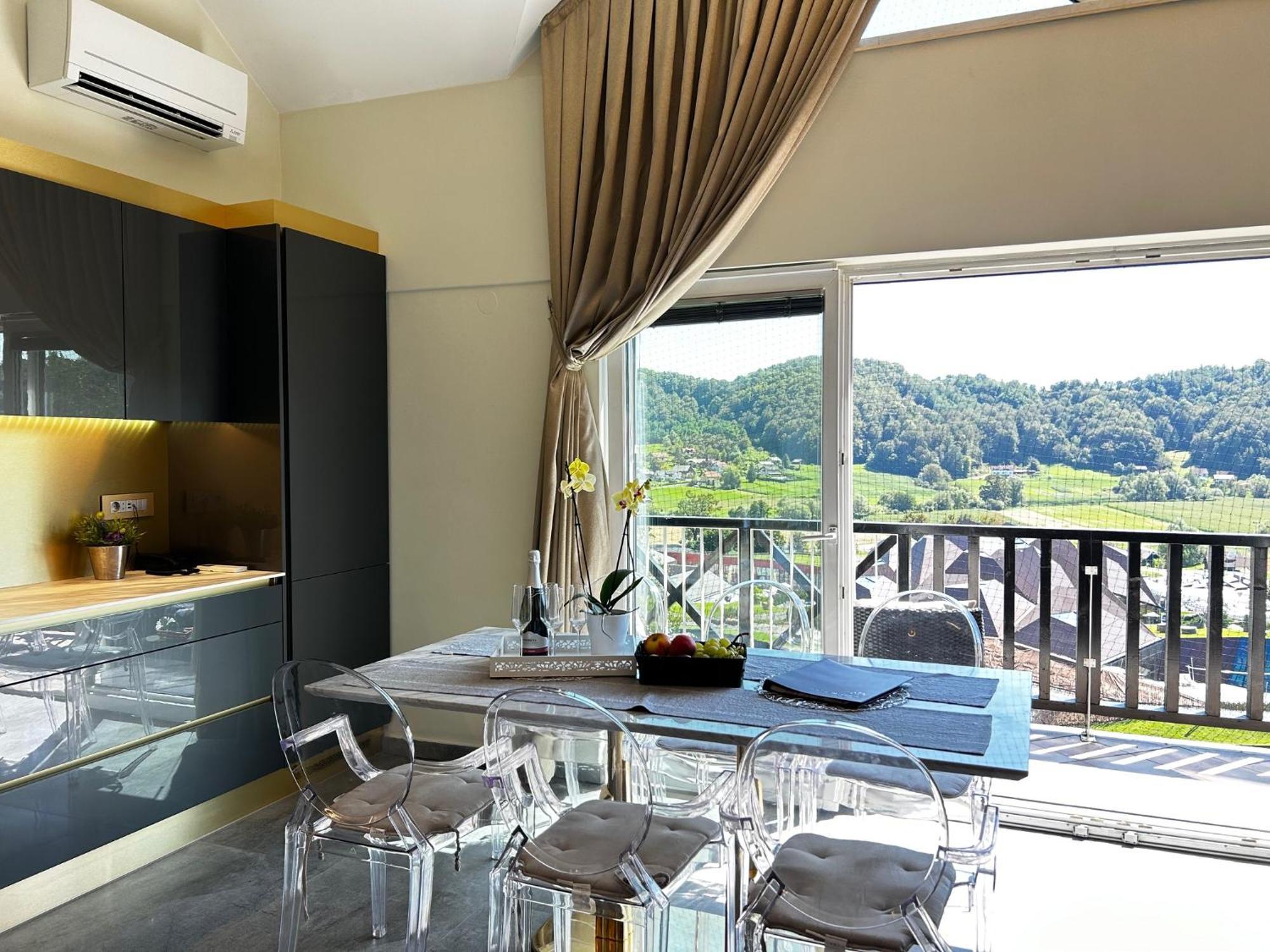 Chung cư 79 m² 2 phòng ngủ, 2 phòng tắm riêng ở Podcetrtek Ngoại thất bức ảnh