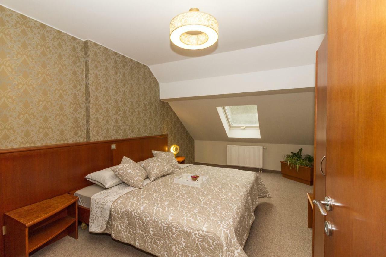 Chung cư 79 m² 2 phòng ngủ, 2 phòng tắm riêng ở Podcetrtek Ngoại thất bức ảnh